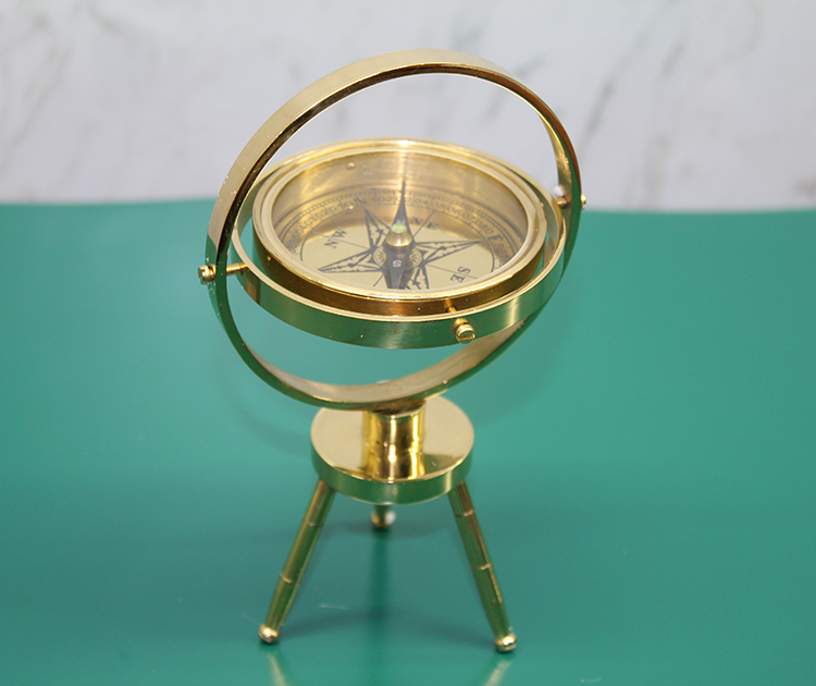 Pirinc Masa Ustu Pusula