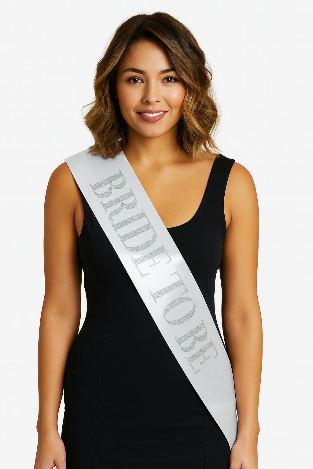 Beyaz Saten Uzerine Kalin Gumus Yazili Bride To Be Kusagi 10 cm Genislik