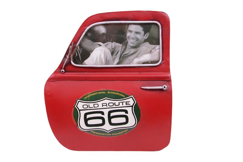 Dekoratif Metal Cerceve Araba Kapisi Temali