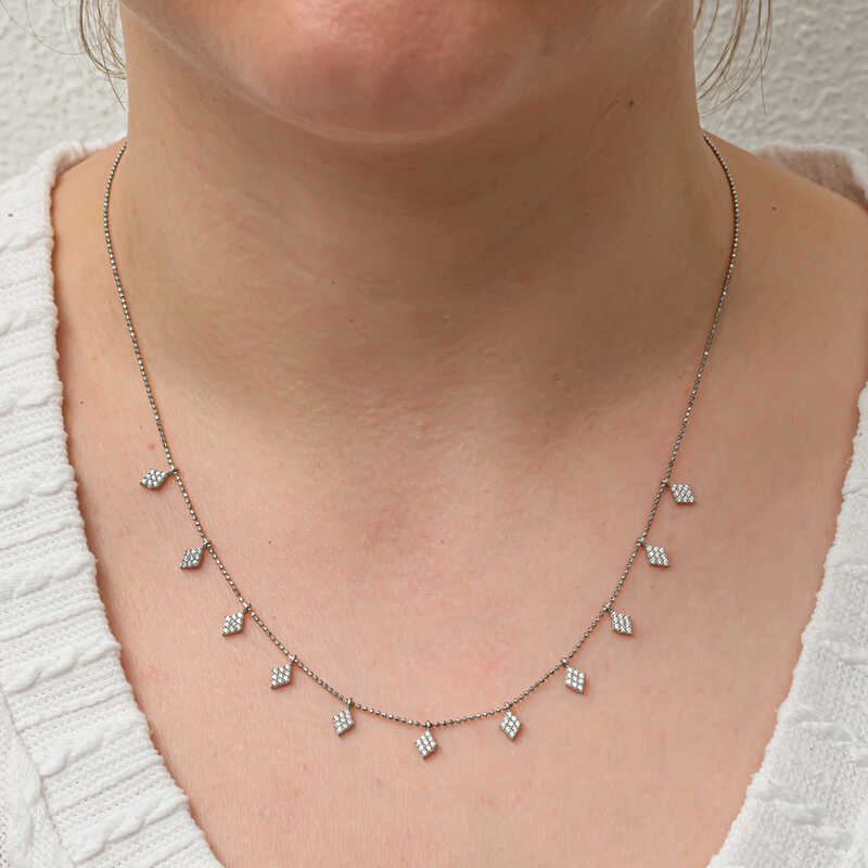 Gumus Baklava Kesim Sans Kadin Kolye