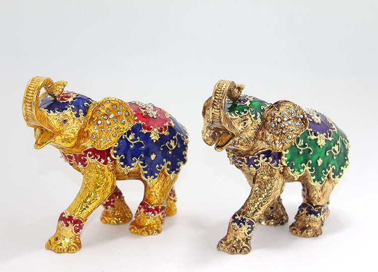 Tasli Tekli Fil Figuru