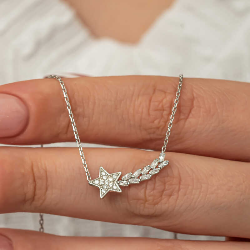 Gumus Kayan Yildiz Kadin Kolye