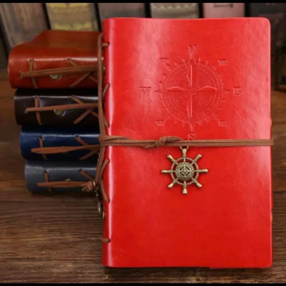 Pusula Kabartmali Deri Hatira Defteri