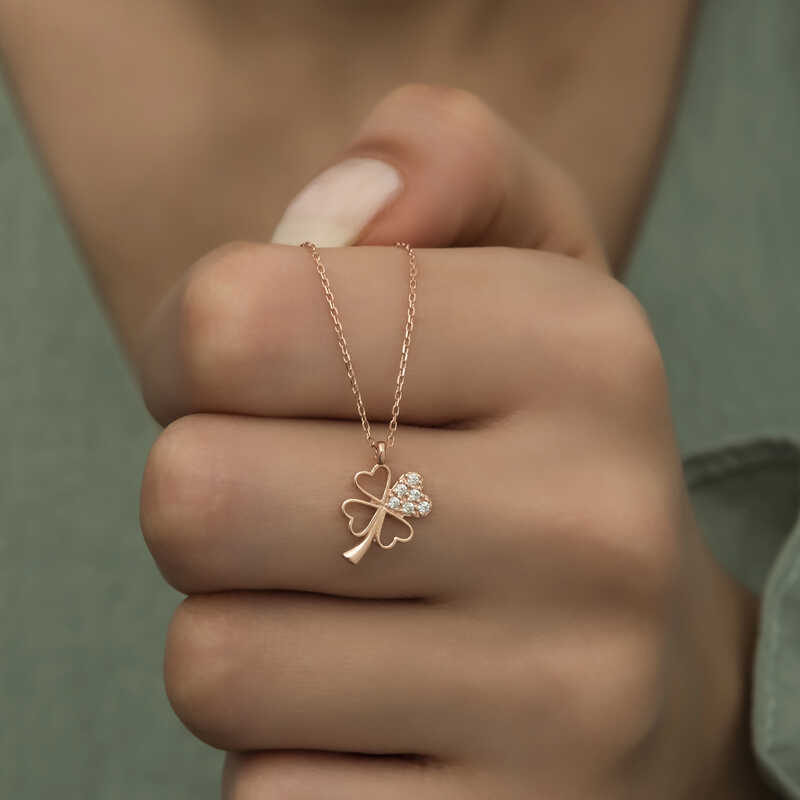 925 Ayar Gumus Rose Kalpli Dort Yaprakli Yonca Kadin Gumus Kolye