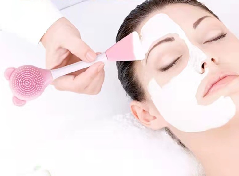 Cilt Bakim Fircasi ve Maske Spatulasi