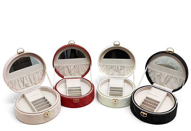 Makyaj Ve Taki Kutusu