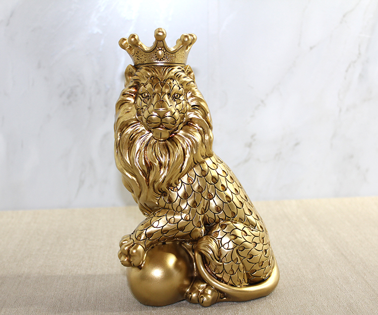 Polyester Dekoratif Tacli Aslan Figuru