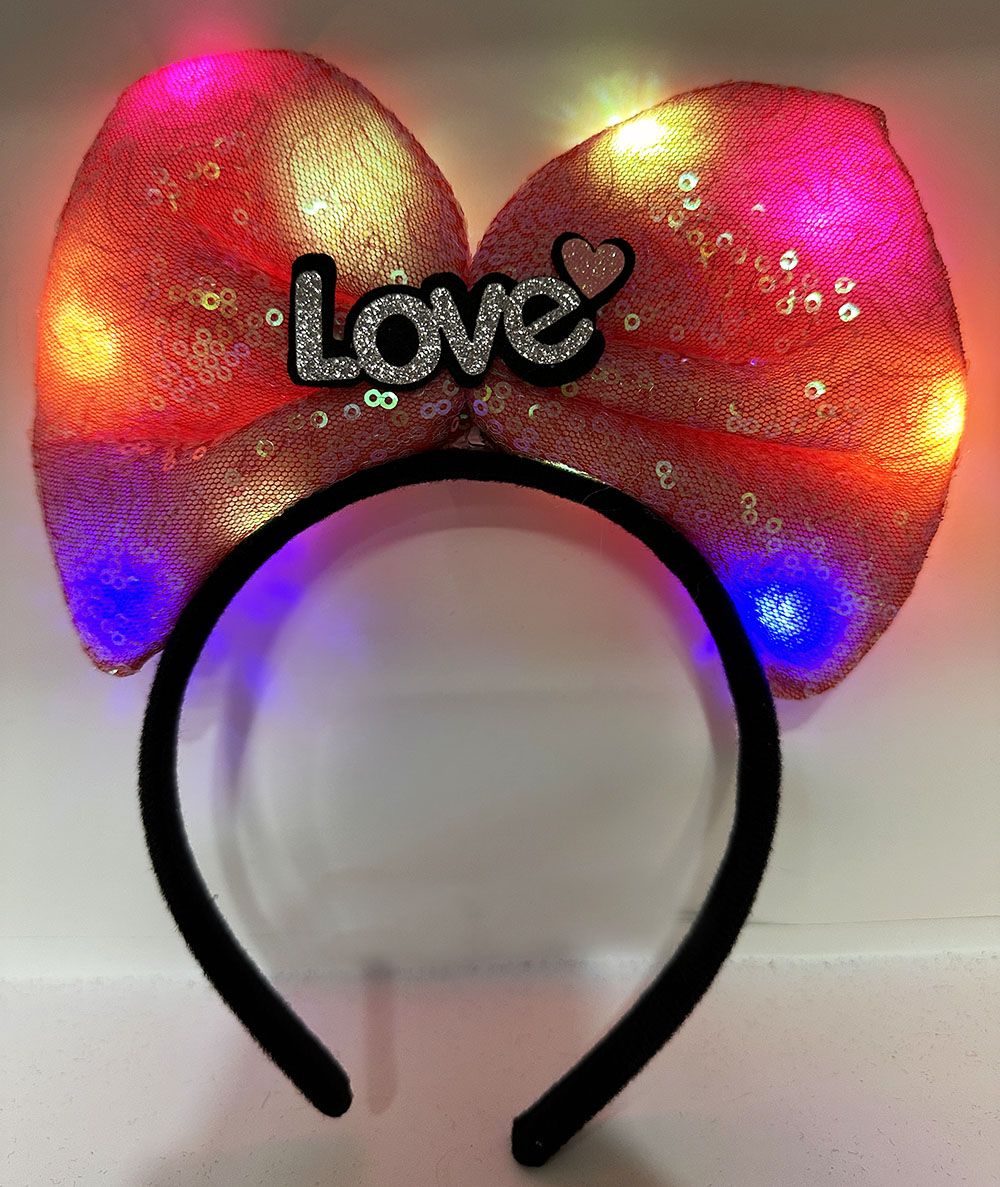 Led Isikli 3 Farkli Fonksiyonda Yanan Gumus Love Yazili Fusya Pembe Fiyonk Tac 20X17 cm