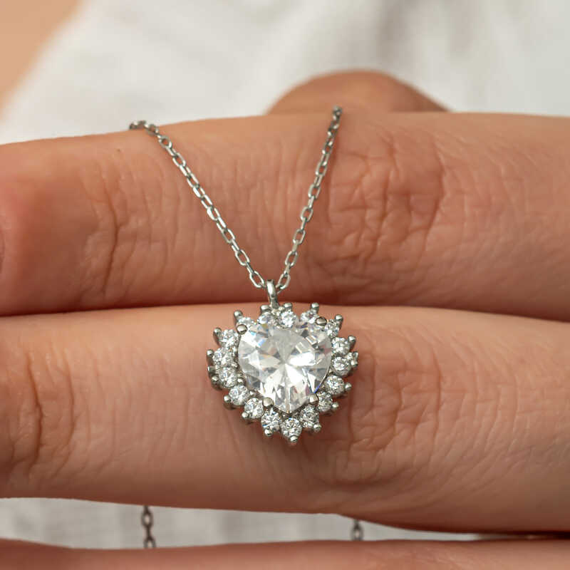 Gumus Zirkon Tasli Kalp Kadin Kolye