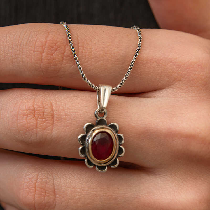 Gumus Kirmizi Tasli Cicek Model Kadin Kolye