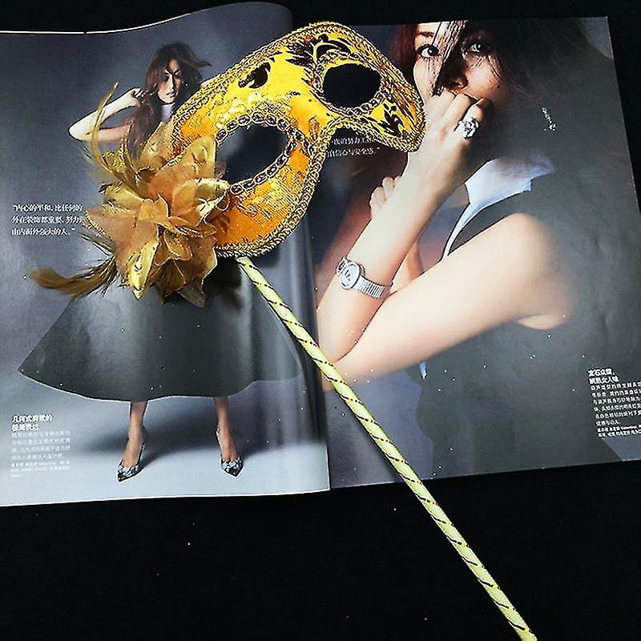 Luks Tasli Sapli Maskeli Balo Maskesi Altin Renk 35 cm