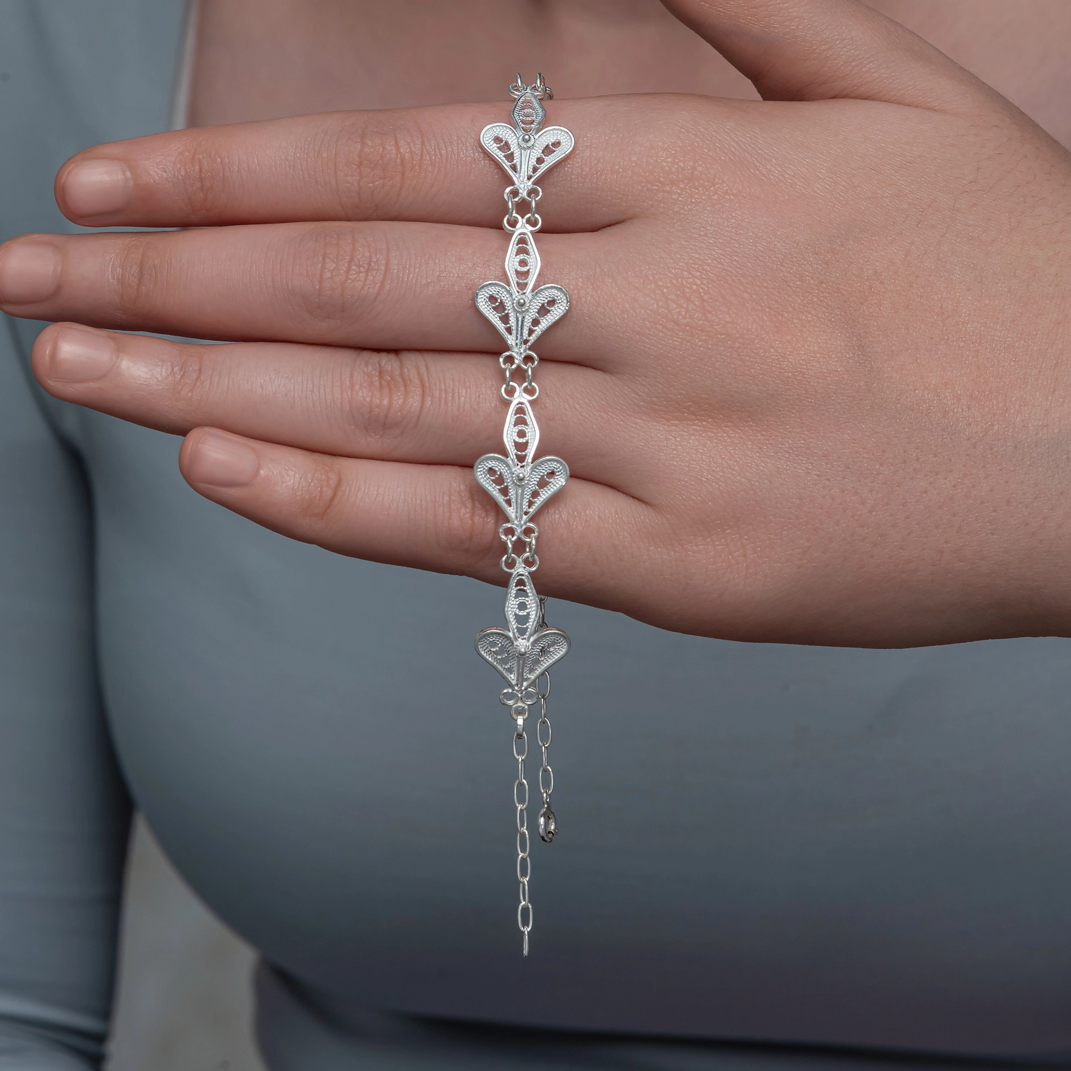 Gumus Uc Yaprak Telkari Kadin Bileklik