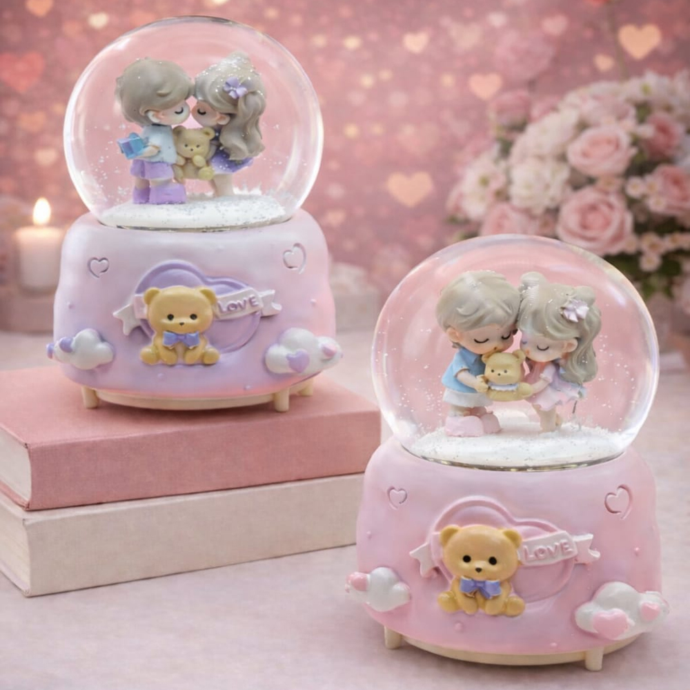 Sevimli Cift Buyuk Boy Kar Kuresi