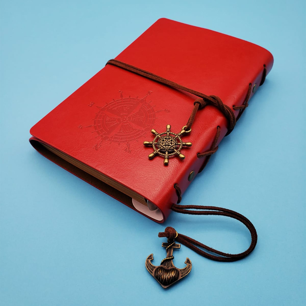 Pusula Tasarimli Kirmizi Deri Defter