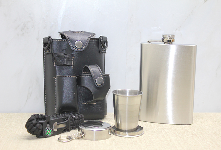 Deri Kilifli Shot Bardakli Matara