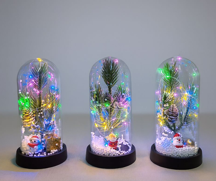 Yilbasi Temali Isikli  Dekoratif Cam Fanus