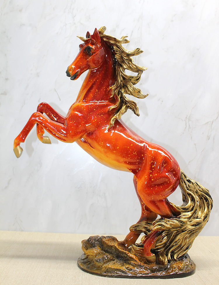 Polyester Sahlanmis At Figuru