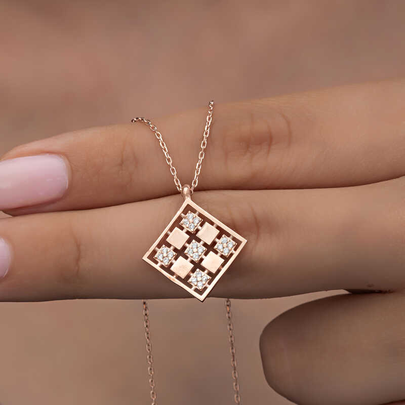 Gumus Rose Dortgen Zirkon Tasli Kadin Kolye