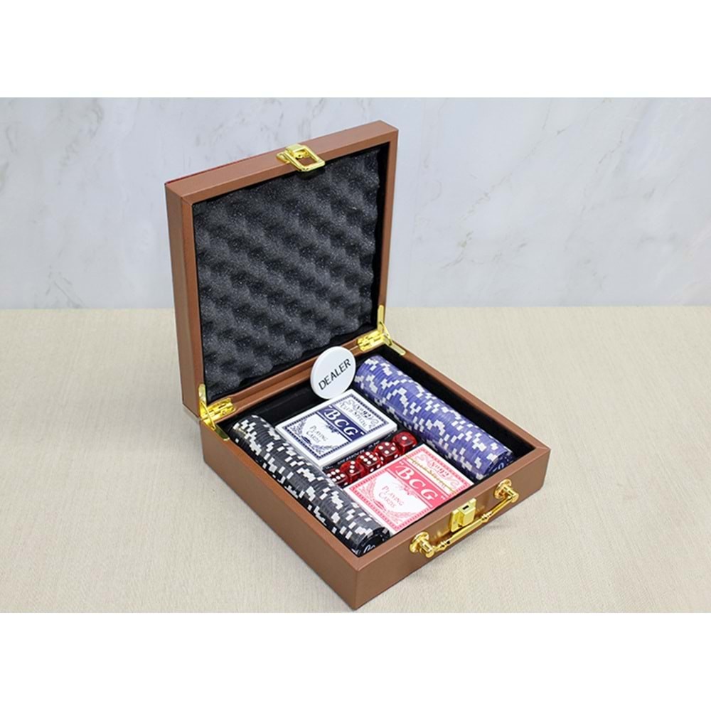 Deri Cantali 100 Chip Ve 2 Adet Iskambil Kagitina Sahip Poker Oyunu