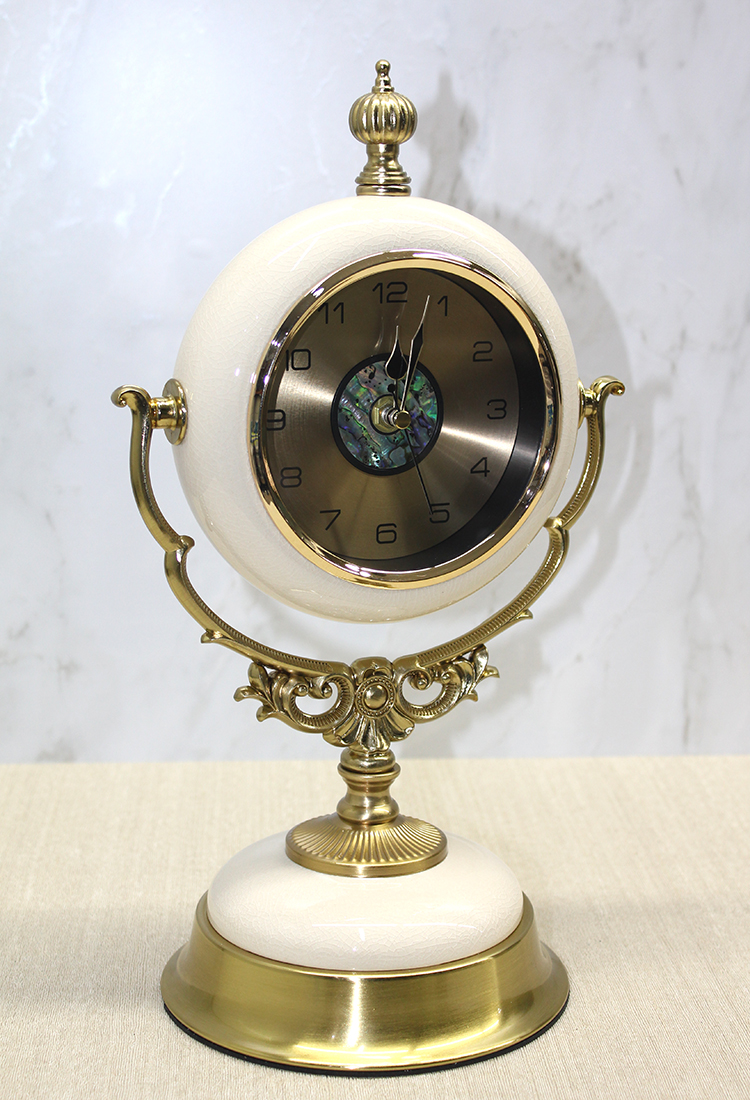 Metal Masa Ustu Saat