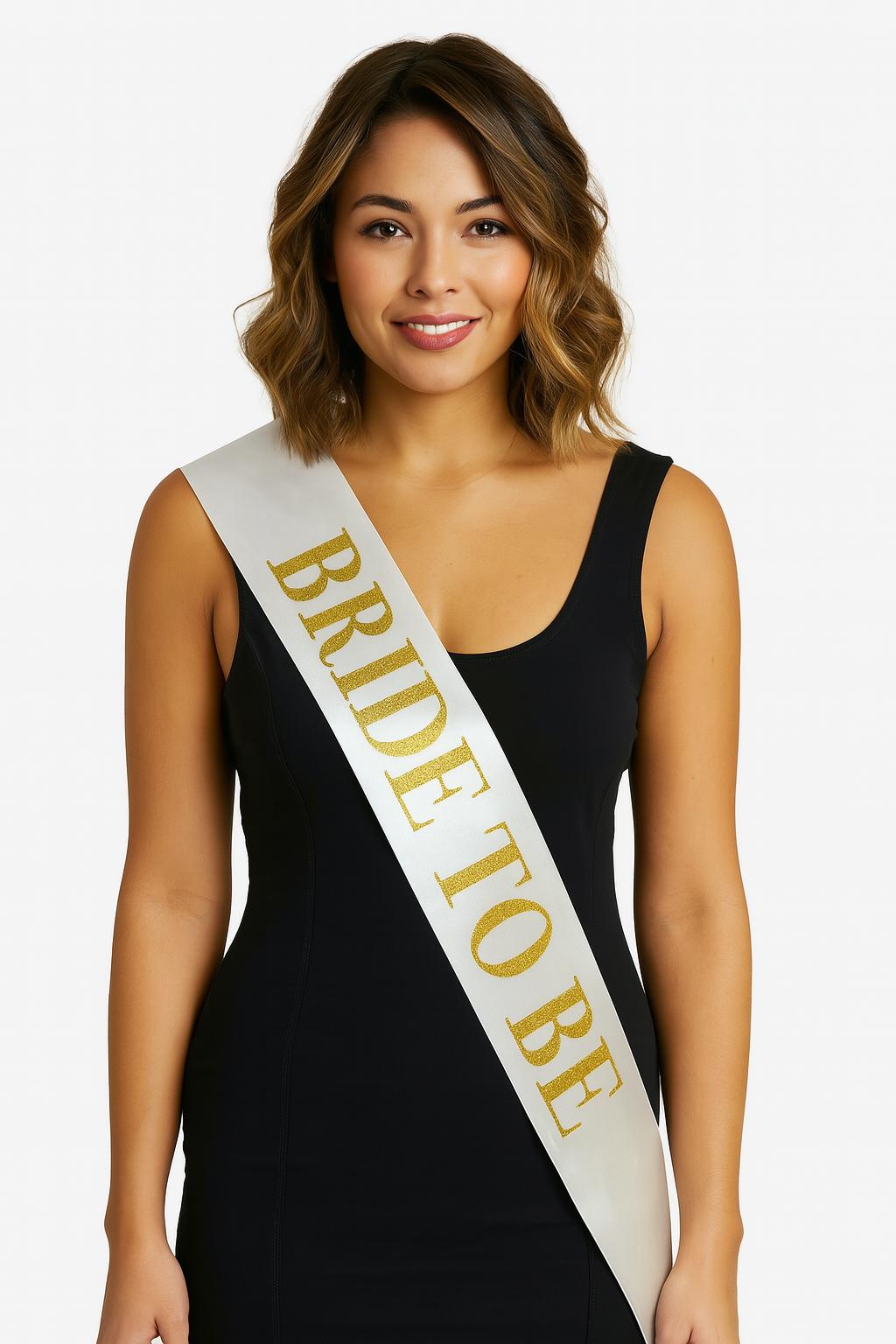 Beyaz Saten Uzerine Kalin Altin Yazili Bride To Be Kusagi 10 cm Genislik