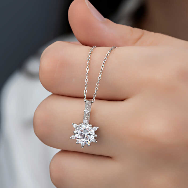 925 Ayar ​Gumus Cicek Desenli Kadin Kolye